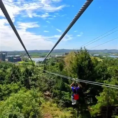 Bergab fliegender Mann