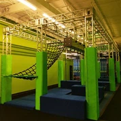 Ninja-Hindernishalle